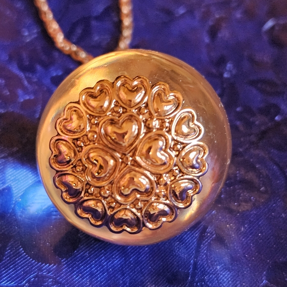 💀🔮Betsey Marcasite Colored Stone Skull inside Crystal Ball Globe - NWOT🔮💀 - Picture 7 of 13